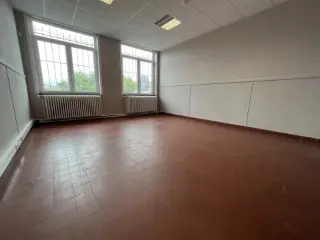 Office space for rent Tertre (VBD50247)