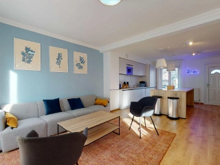 Rez-De-Chaussée en colocation Suresnes (VBD52077)