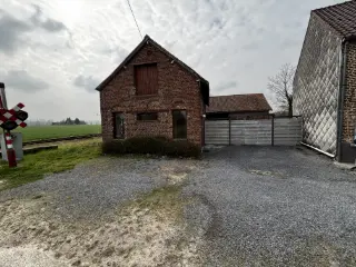 Commercial building for rent Meslin-l'Évêque (VWD14364)